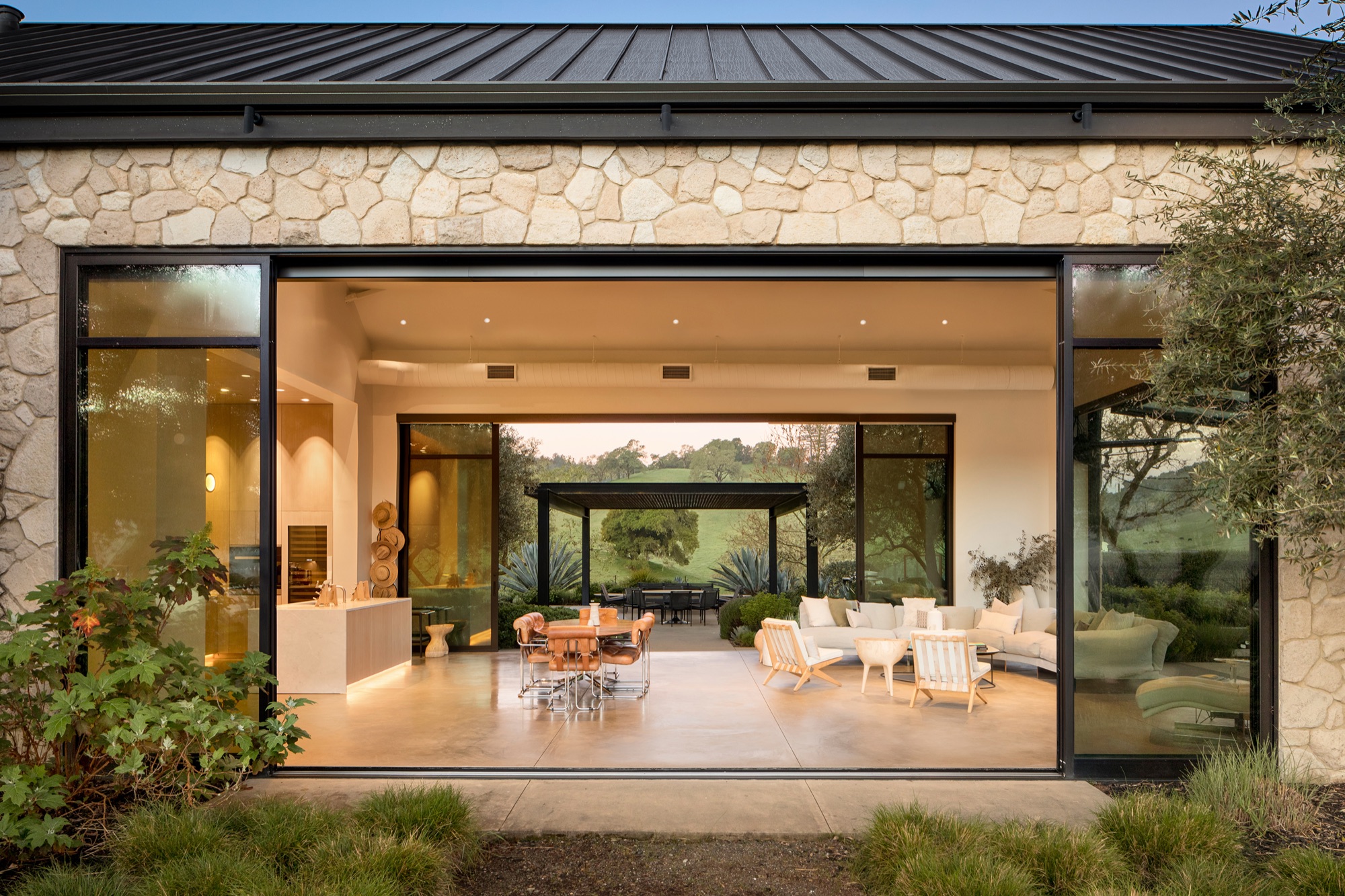 Indoor-outdoor living